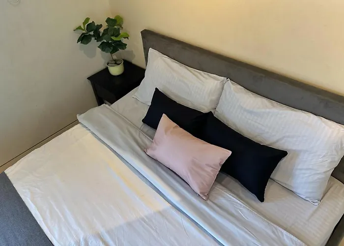 In Araneta Fast Wifi Great Location In Qc Apartment Manila