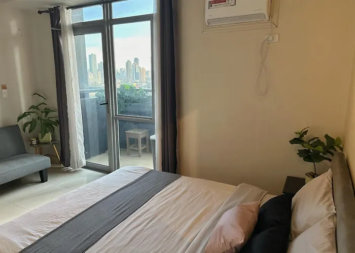 In Araneta Fast Wifi Great Location In Qc * Manila